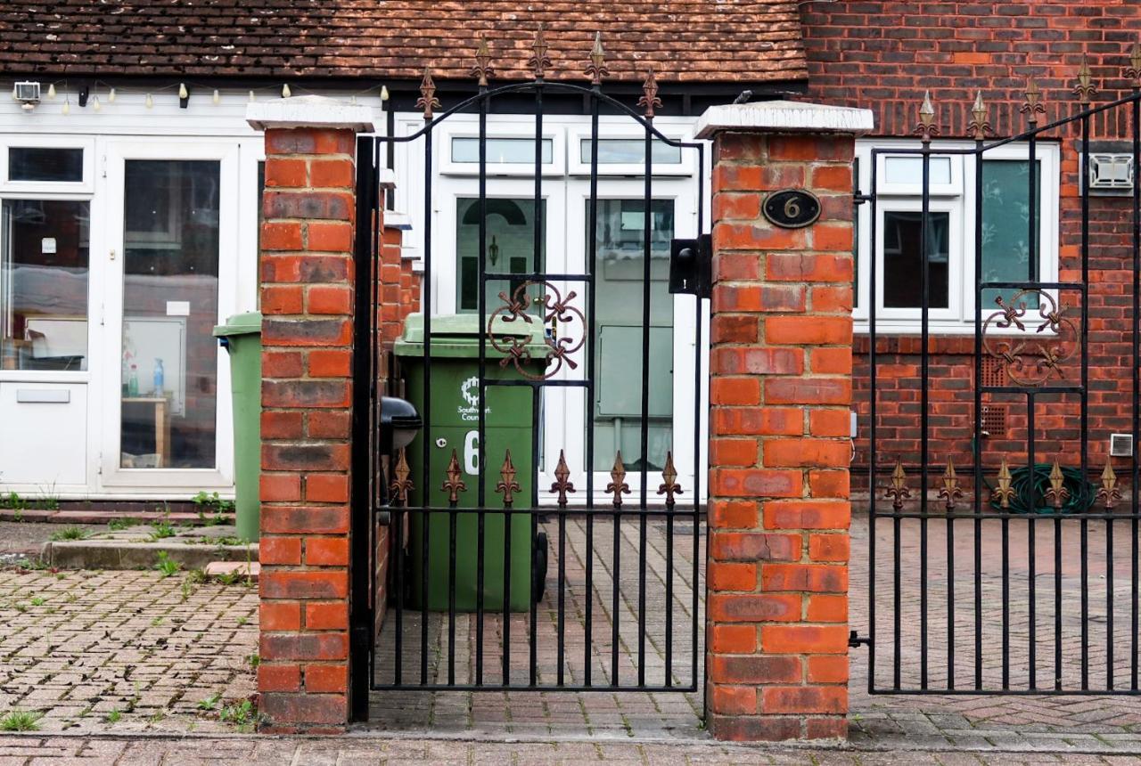 Cozy Double Room - Only Room Londra Exterior foto